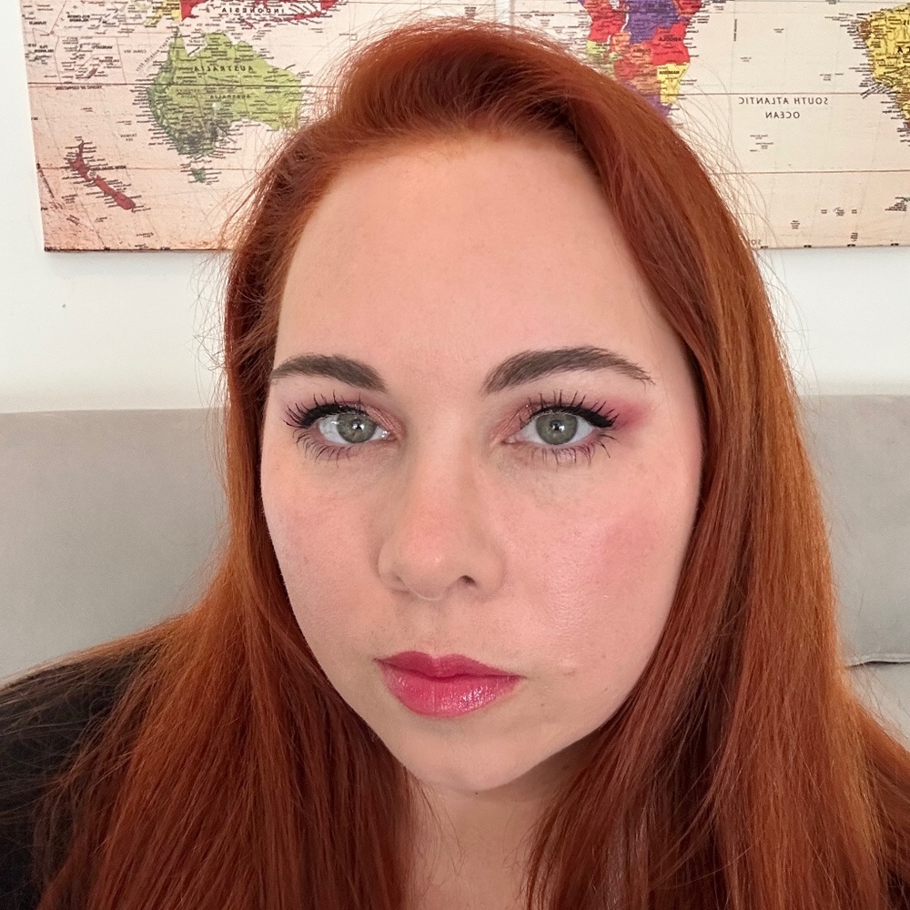 Meet your Posher, Alexia